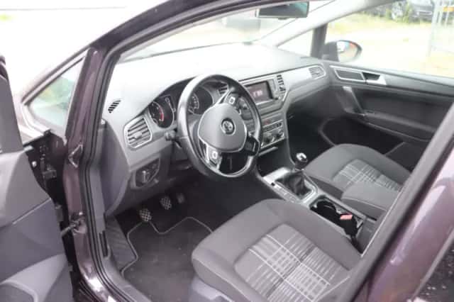 Volkswagen Golf Sportsvan (2015) thumbnail 4