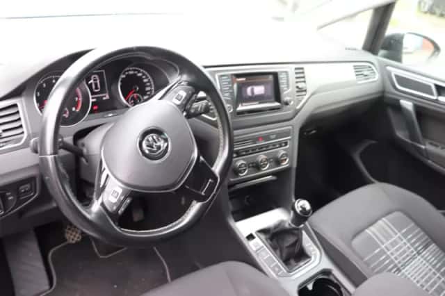 Volkswagen Golf Sportsvan (2015) thumbnail 6