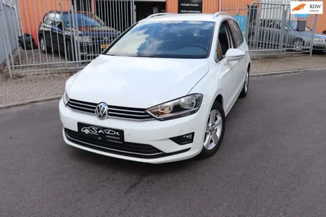Volkswagen Golf Sportsvan (2015) thumbnail 1