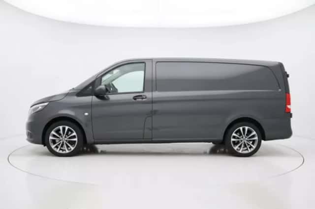 Mercedes-Benz Vito (2020) thumbnail 2