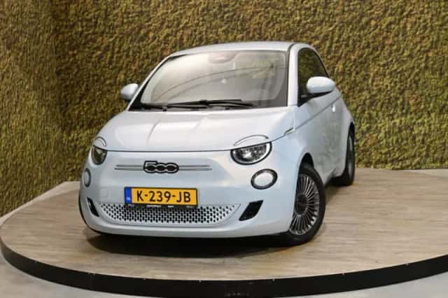 Fiat 500 (2020) thumbnail 1