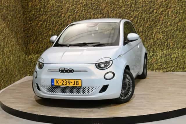 Fiat 500 (2020) thumbnail 3