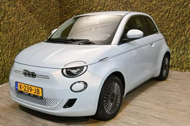 Fiat 500 (2020) thumbnail 4