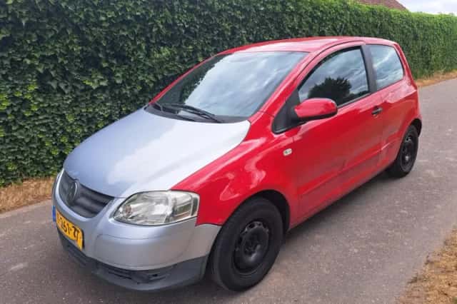 Volkswagen Fox (2009) thumbnail 2