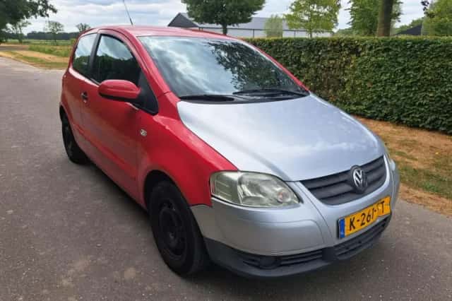 Volkswagen Fox (2009) thumbnail 4
