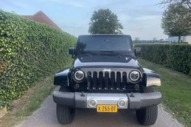 Jeep Wrangler (2008) thumbnail 3