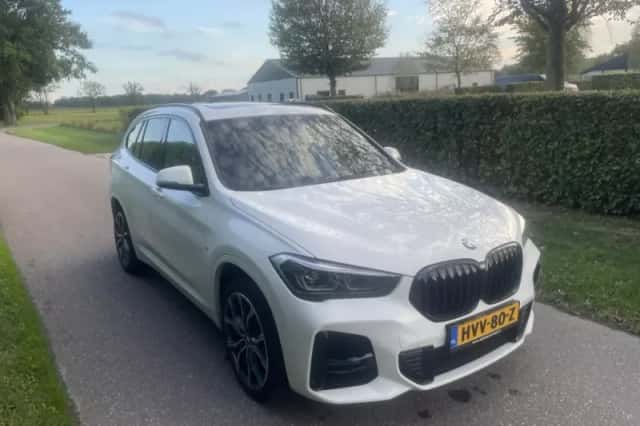 BMW X1 (2021) thumbnail 2