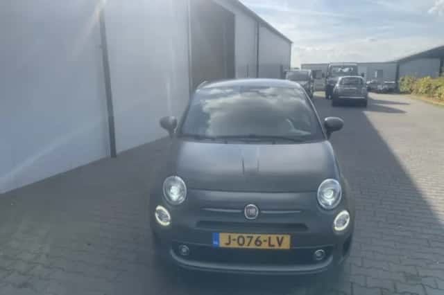 Fiat 500 (2018) thumbnail 3