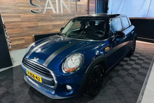 MINI Cooper (2015) thumbnail 2