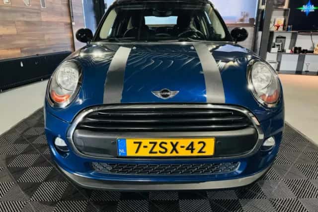 MINI Cooper (2015) thumbnail 5