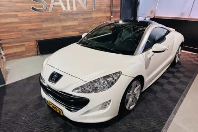 Peugeot RCZ (2011) thumbnail 2
