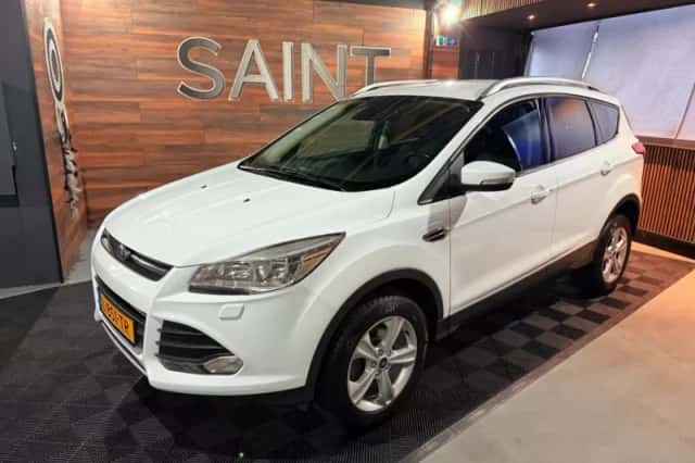 Ford Kuga (2016) thumbnail 5