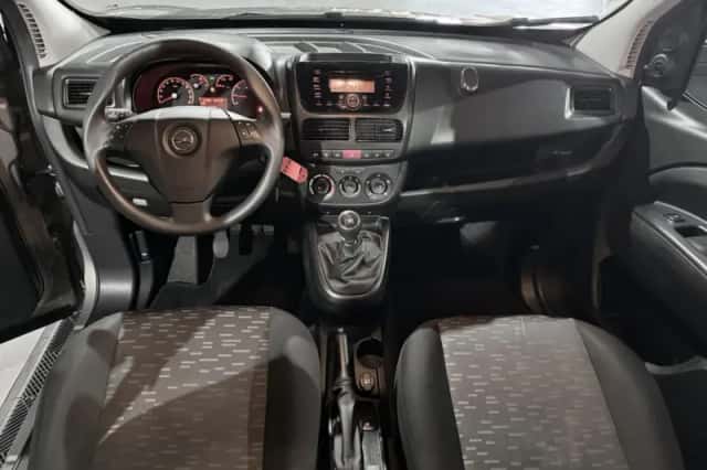 Opel Combo (2018) thumbnail 3