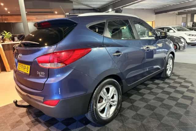 Hyundai ix35 (2011) thumbnail 2