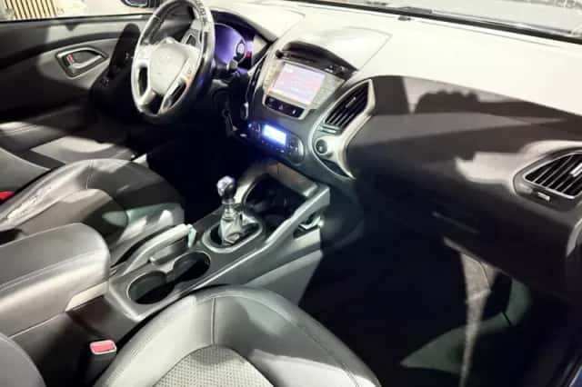 Hyundai ix35 (2011) thumbnail 3