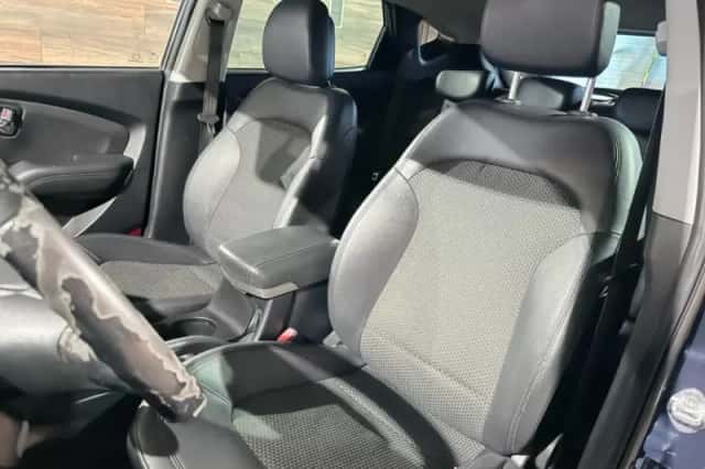 Hyundai ix35 (2011) thumbnail 4