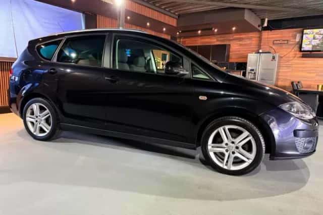 SEAT Altea XL (2010) thumbnail 2