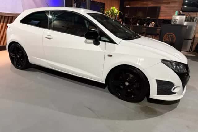 SEAT Ibiza (2010) thumbnail 2