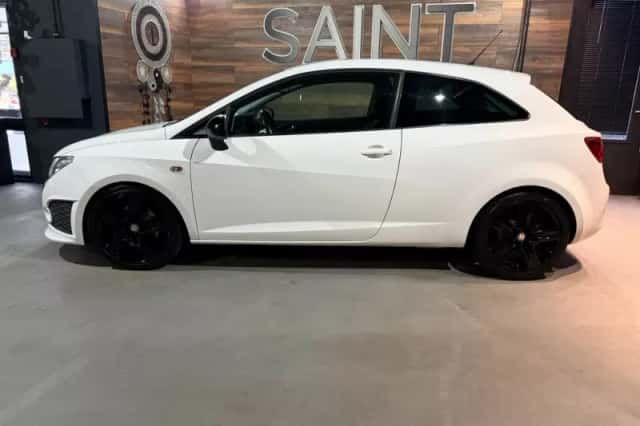 SEAT Ibiza (2010) thumbnail 6