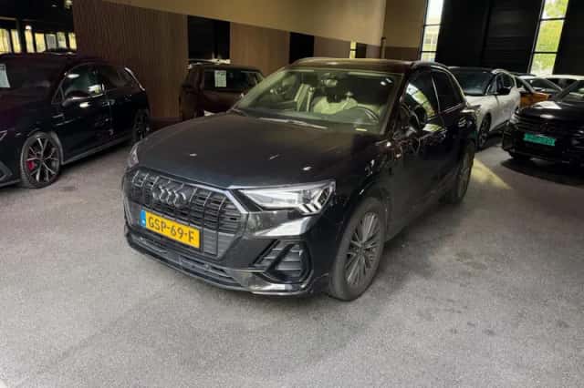 Audi Q3 (2021) thumbnail 1