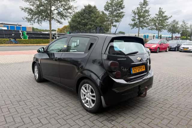Chevrolet Aveo (2011) thumbnail 6