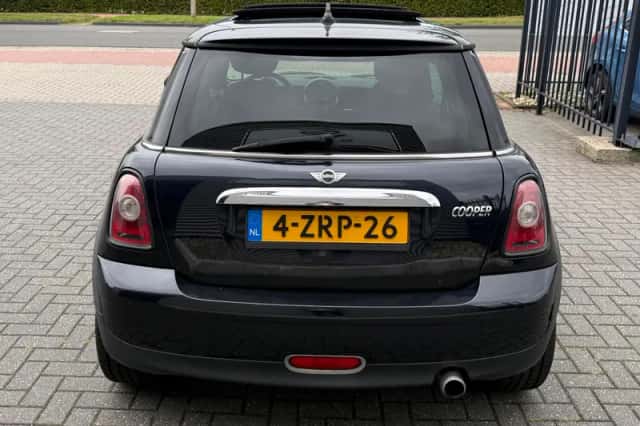 MINI Cooper (2007) thumbnail 5