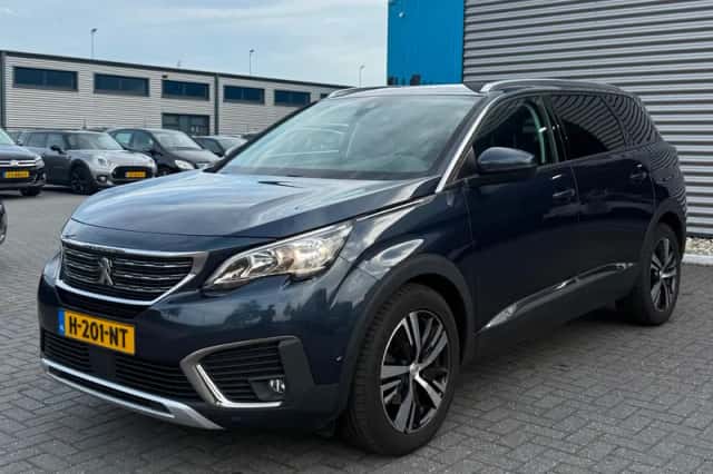 Peugeot 5008 (2019) thumbnail 1