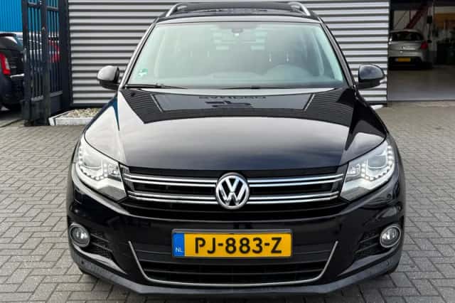 Volkswagen Tiguan (2014) thumbnail 2