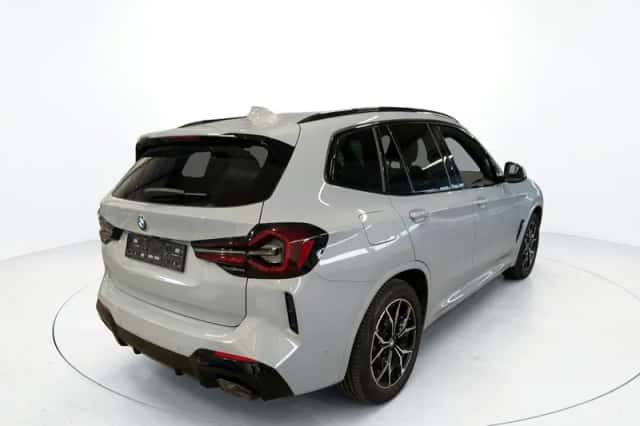 BMW X3 (2023) thumbnail 2