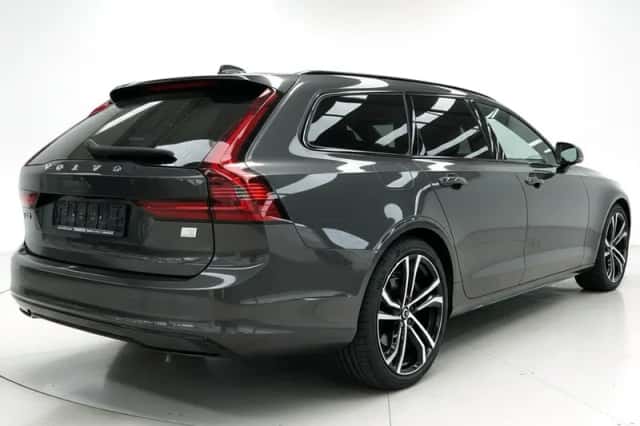 Volvo V90 (2022) thumbnail 2
