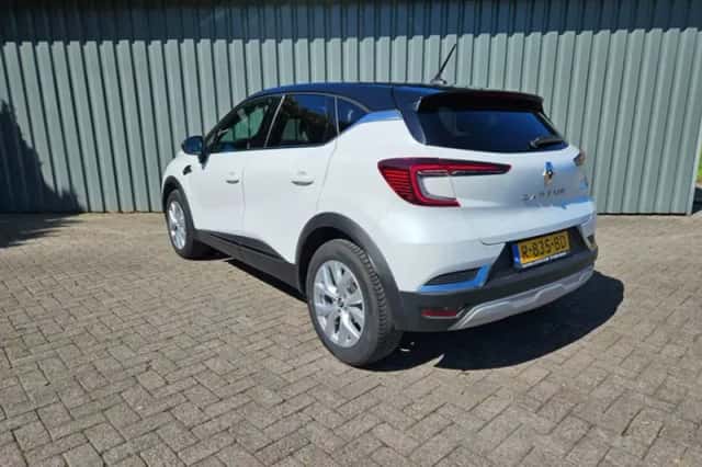 Renault Captur (2022) thumbnail 6