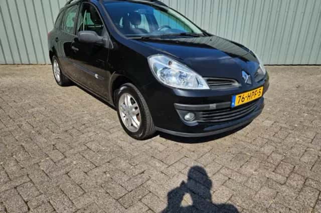 Renault Clio (2009) thumbnail 4