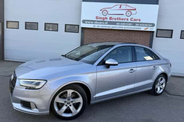Audi A3 (2016) thumbnail 2