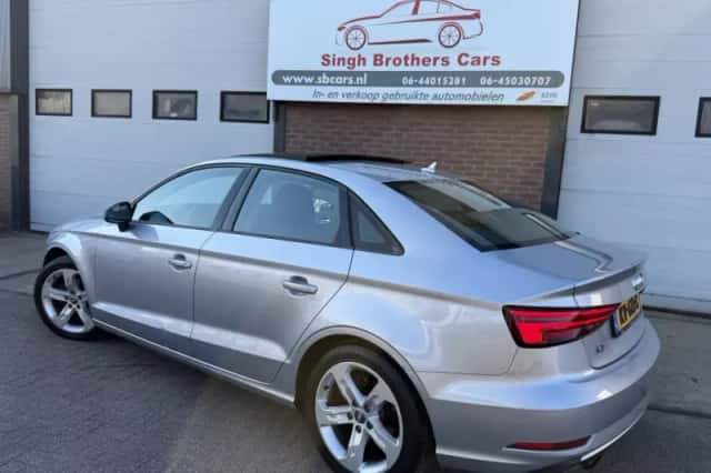 Audi A3 (2016) thumbnail 3