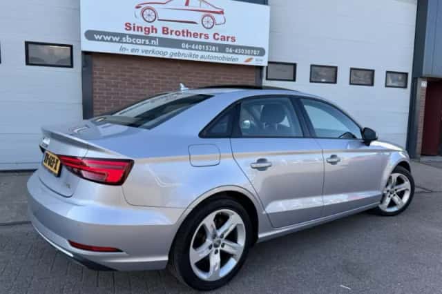 Audi A3 (2016) thumbnail 4