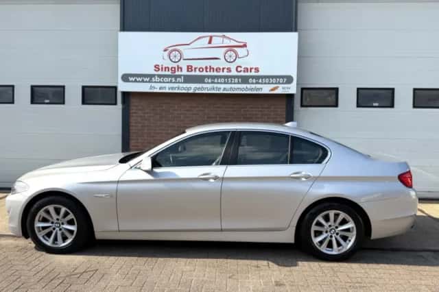 BMW 5-Serie (2010) thumbnail 6