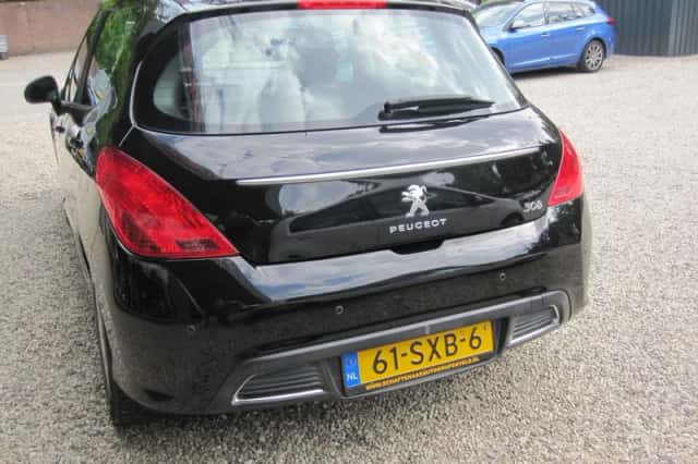 Peugeot 308 (2011) thumbnail 4