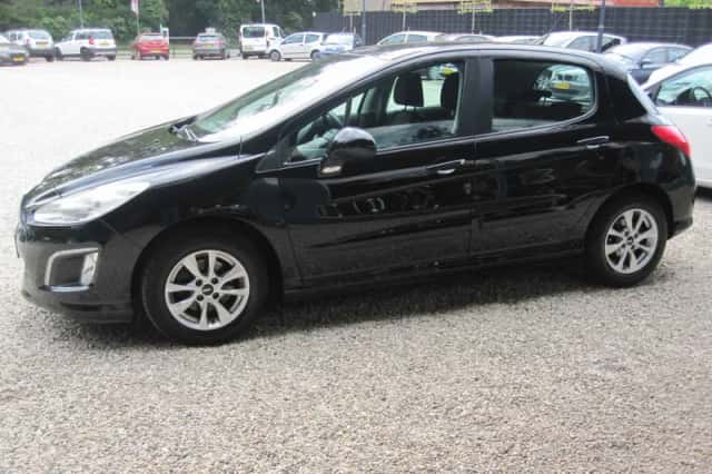 Peugeot 308 (2011) thumbnail 6