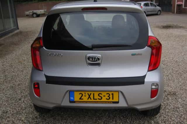 Kia Picanto (2014) thumbnail 4