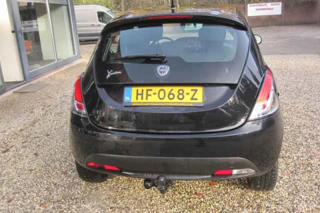 Lancia Ypsilon (2011) thumbnail 4