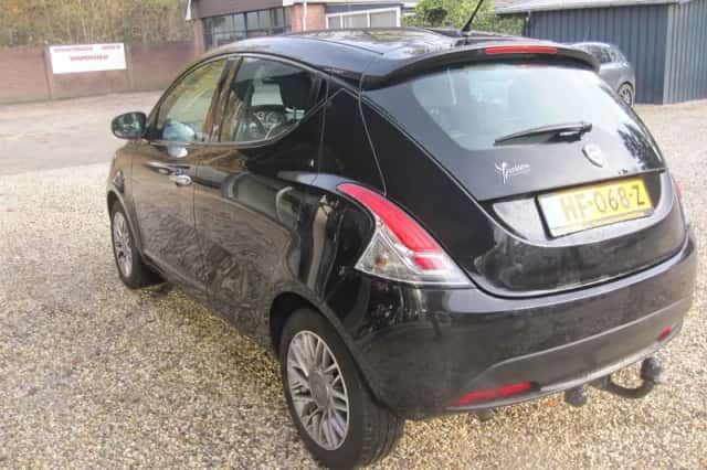 Lancia Ypsilon (2011) thumbnail 5