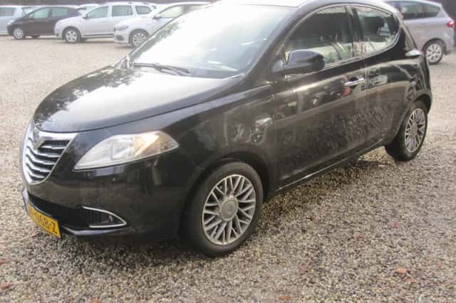 Lancia Ypsilon (2011) thumbnail 6