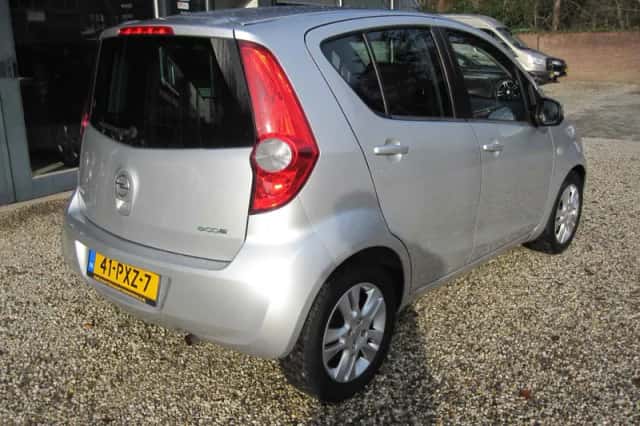 Opel Agila (2011) thumbnail 3