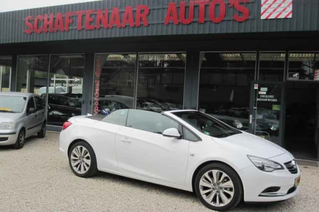 Opel Cascada (2013) thumbnail 3