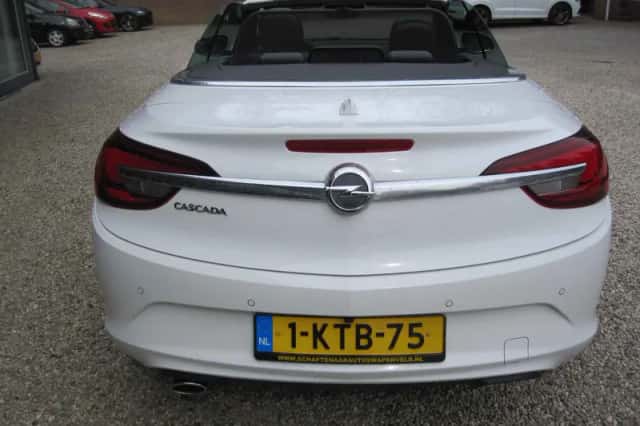 Opel Cascada (2013) thumbnail 5