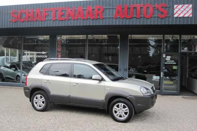 Hyundai Tucson (2009) thumbnail 2