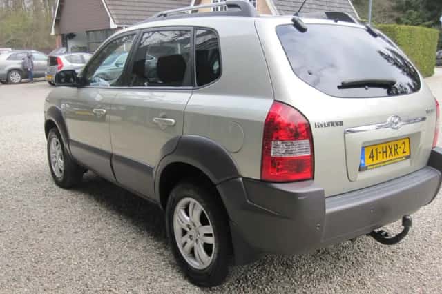 Hyundai Tucson (2009) thumbnail 5