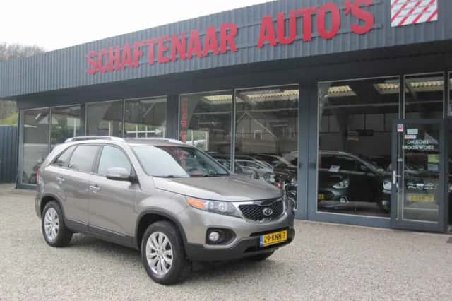 Kia Sorento (2010) thumbnail 1