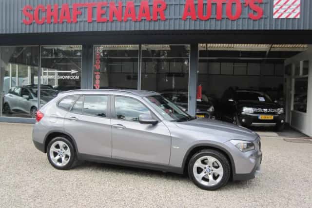 BMW X1 (2010) thumbnail 2