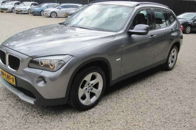 BMW X1 (2010) thumbnail 6